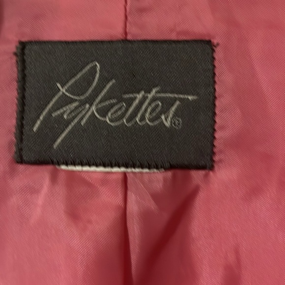 Vintage Pink Blazer w/ single button - Picture 3 of 3